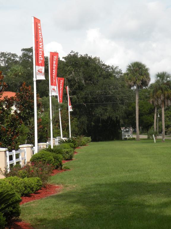 Tradewinds Homosassa Marina Resort Exterior photo